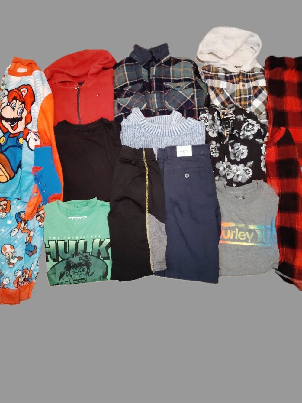 HUGE LOT OF CLOTHES SHIRTS SHORTS HOODIE HURLEY TOMMY HILFIGER~BOYS SIZE L 10-12
